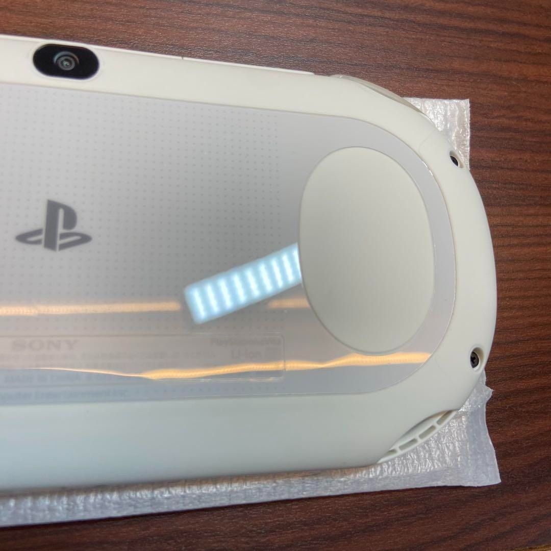 グレイシャー ホワイト