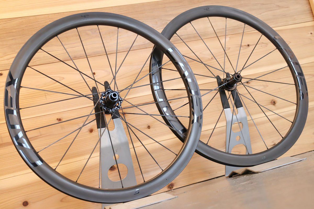 カデックス CADEX 42 チューブレス TUBELESS DISC カーボン ホイール