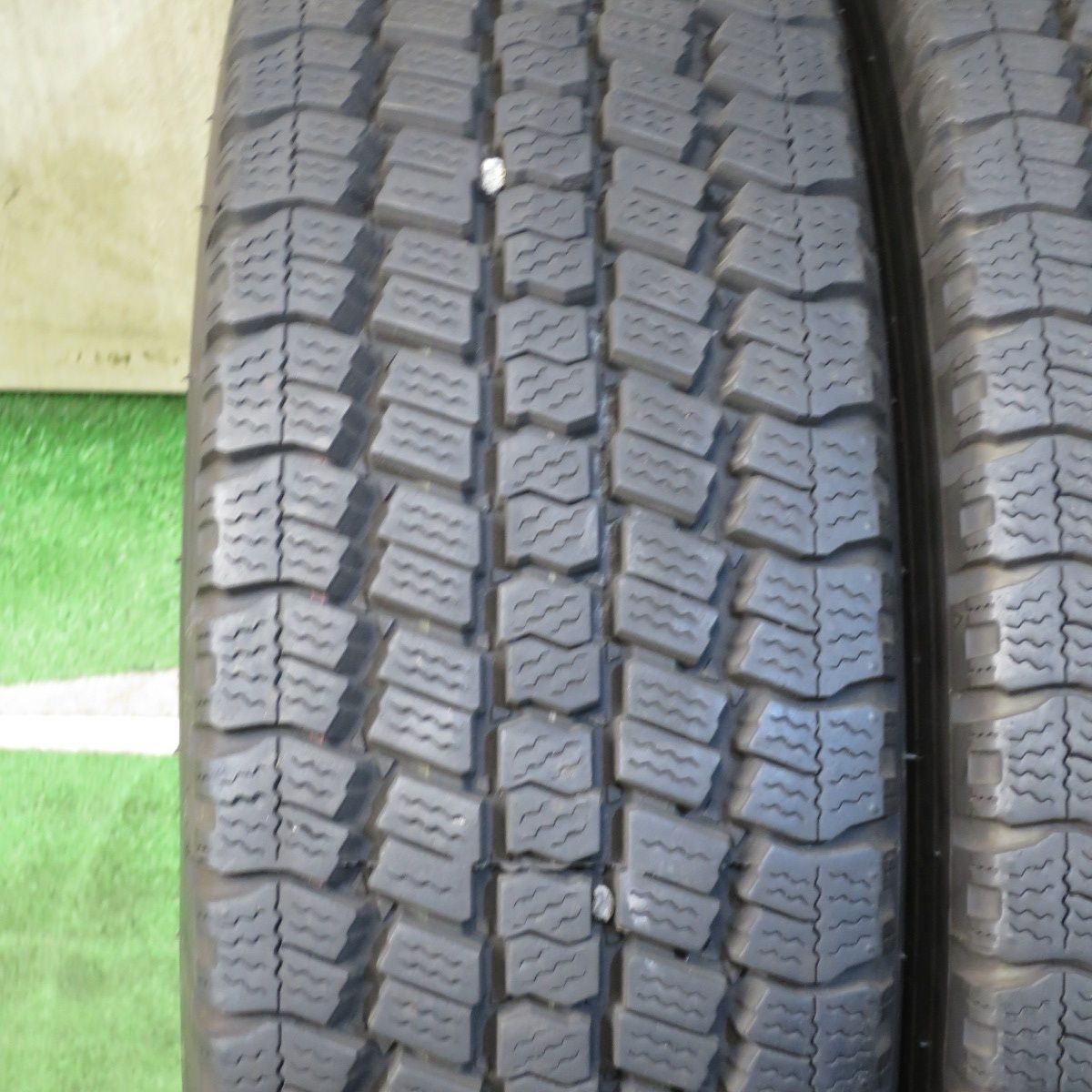 225/70R16 117/115L 4本 バリ溝 スタッドレス 送料無料* バリ溝！8.5分☆トラック タイヤ 225/70R16 117/115N