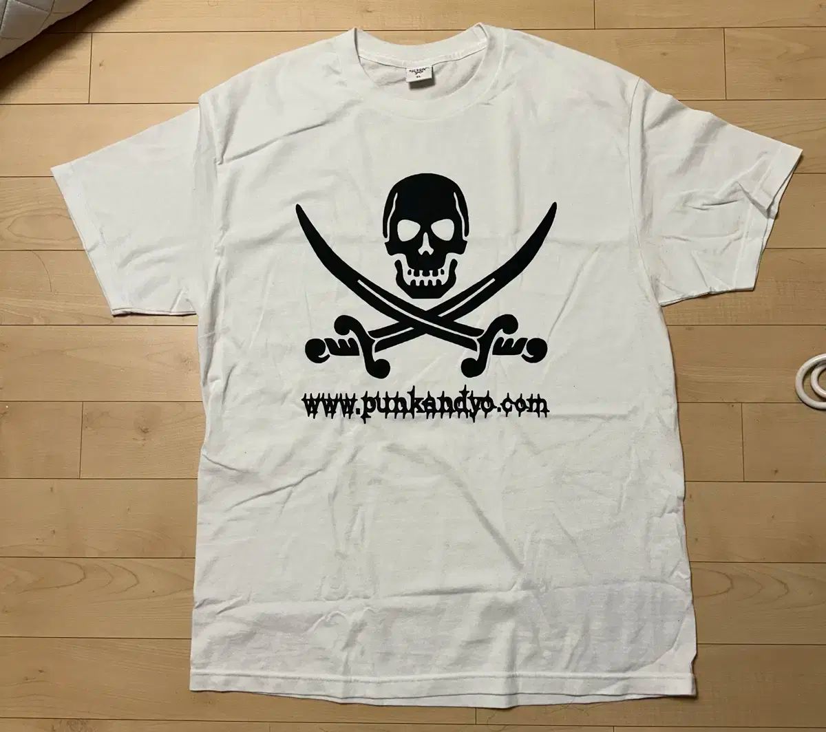 【雷市場（ポンジャン）商品韓国直送】 Punkandyo ファンクu0026ヨー ドクロ Tシャツ XL