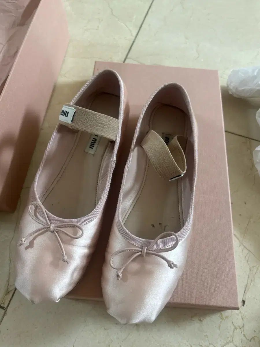 【美品】miumiu バレリーナ フラット ピンク【限定モデル】ブライダル MIU MIU(ミュウミュウ) バレリーナフラット ピンク 36 - メルカリ
