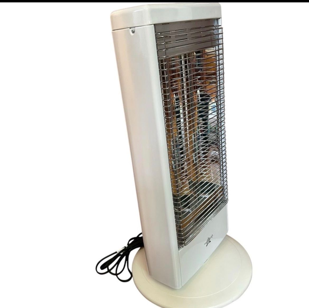 遠赤グラファイトヒーター 1000W ホワイト AEH-G100B-W Amazon | アラジン(Aladdin) 電気ストーブ 遠赤グラファイトヒーター