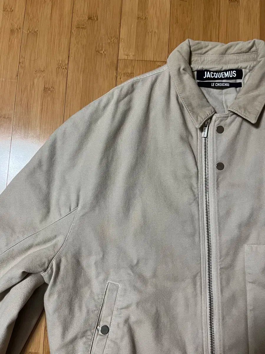 50 23fw JACQUEMUS(ジャックムス) ベージュ または シュシュー 