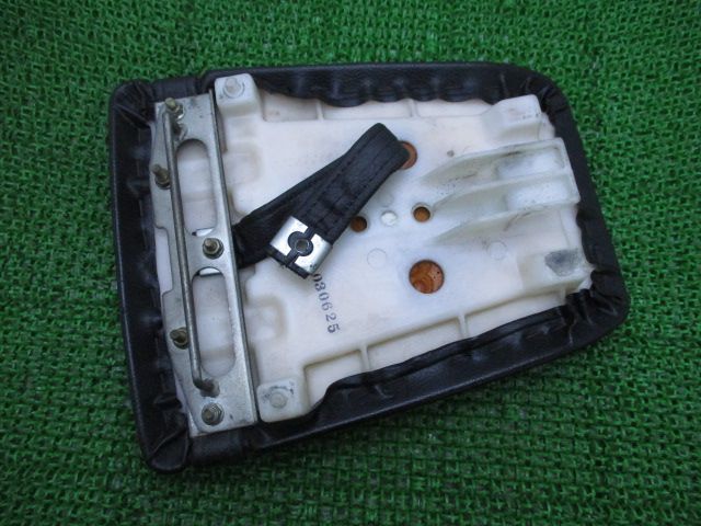 はる ZXR400 タンデムシート 53001-1588 カワサキ 純正 中古 バイク 部品