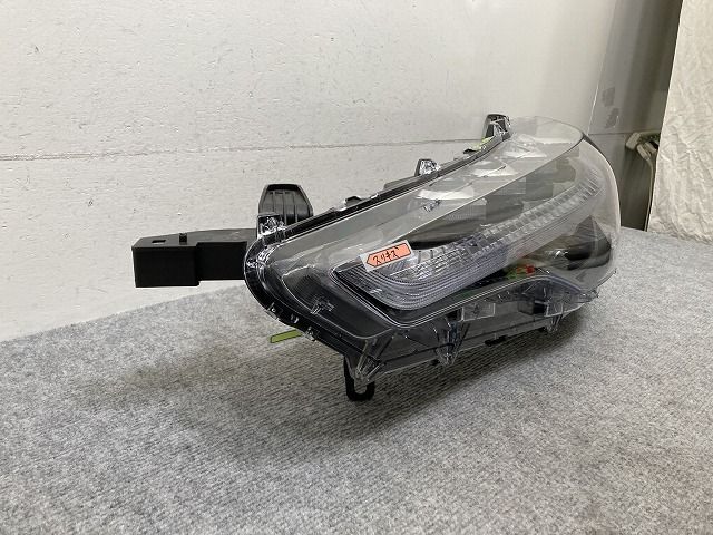 トヨタ カローラ クロス ZVG13 ヘッドライト 右 HASCO 16-177 トヨタ カローラ クロス ZVG13 ヘッドライト 右 HASCO 16-177赤字超
