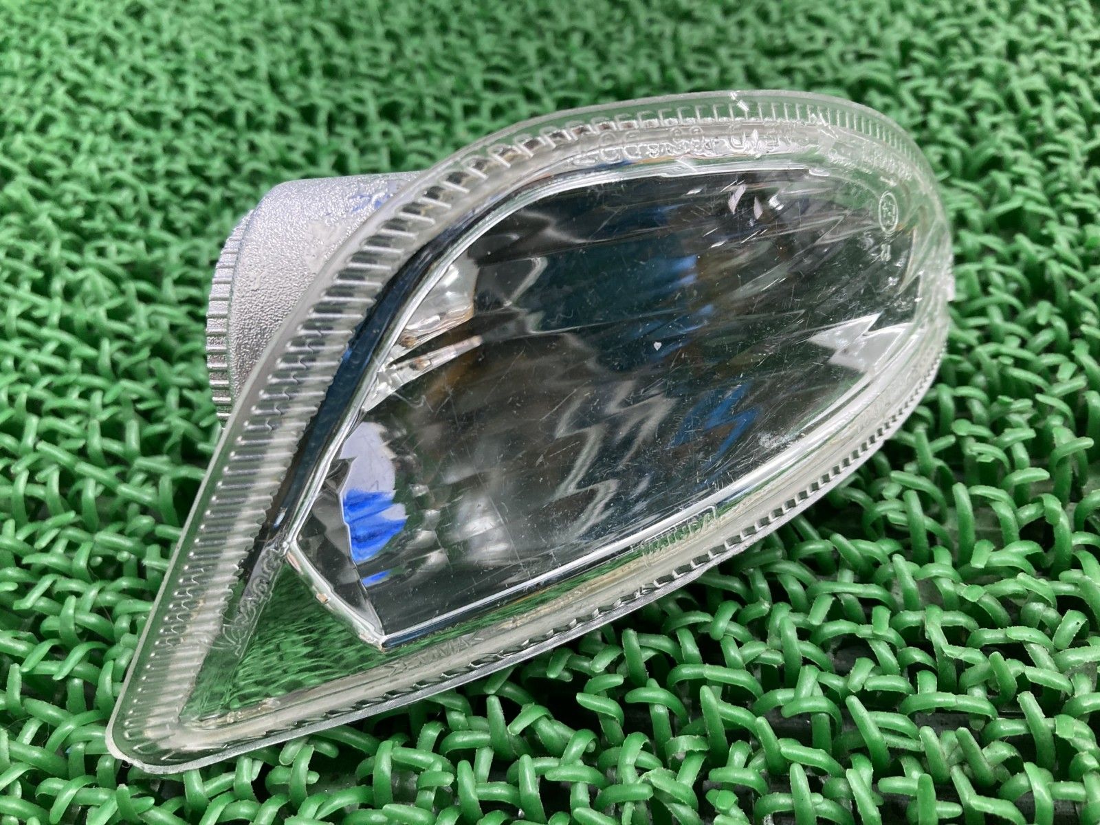 LX150 リアウインカー 左 7040-615 ピアジオ 純正 バイク 部品 VESPA ベスパ LX125 LX50 修復素材に 車検 Genuine 【】 43