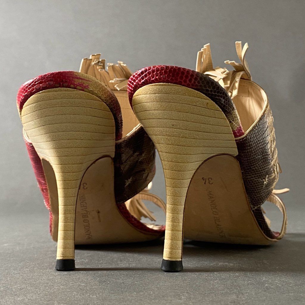 1g13 MANOLO BLAHNIK マノロブラニク サンダル フリンジデザイン