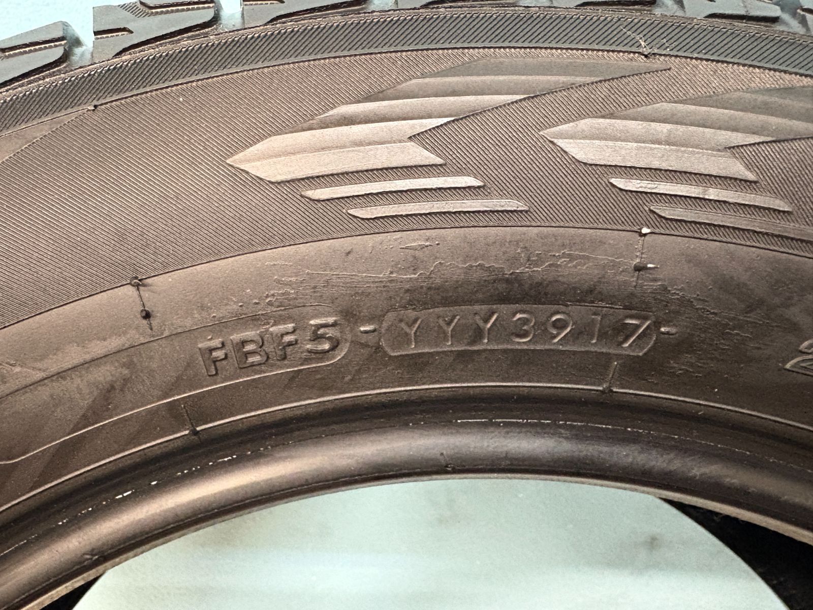 夢を実現 225 65 R17 iG075 スタッドレス YOKOHAMA iceGUARD iG075 17インチ ４本セット R17No8 【現品限り一斉値下げ！】