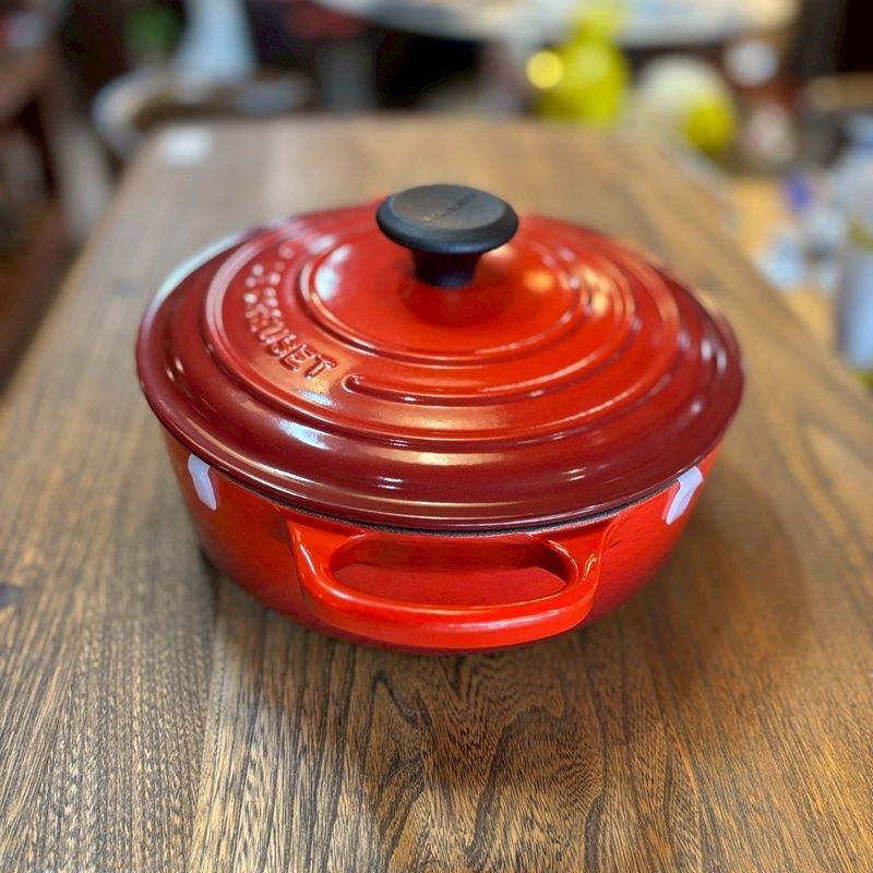 ルクルーゼの鍋です。24センチ　ココットジャポ　オレンジです Amazon.co.jp: ル・クルーゼ(Le Creuset) 鋳物 ホーロー 鍋
