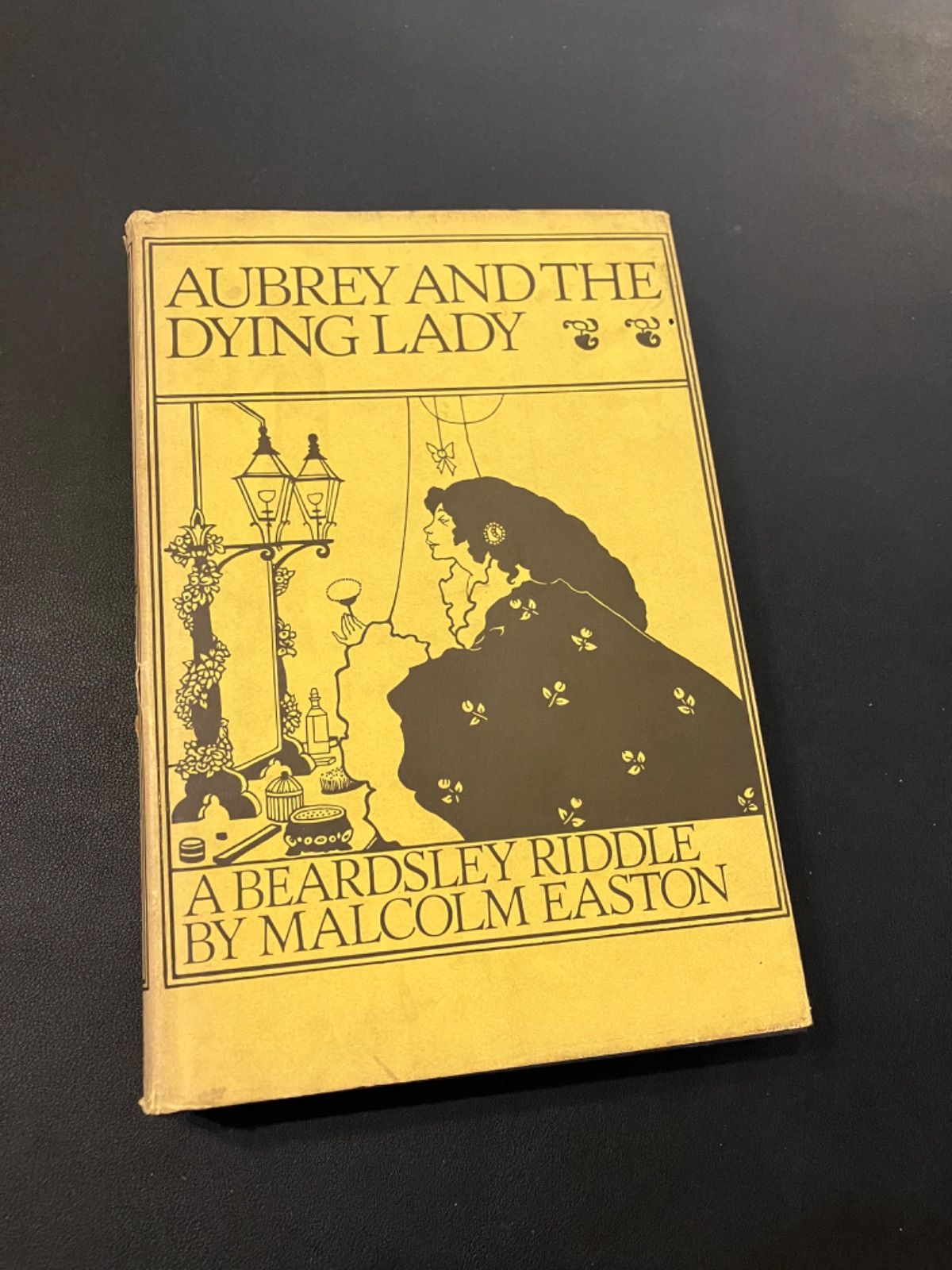 オーブリー・ビアズリーに関する洋書 aubrey beardsley dying