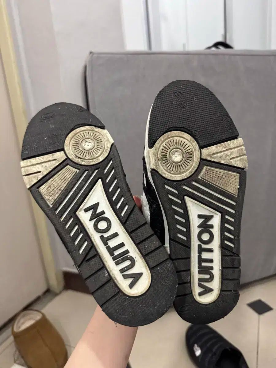 スニーカーズ