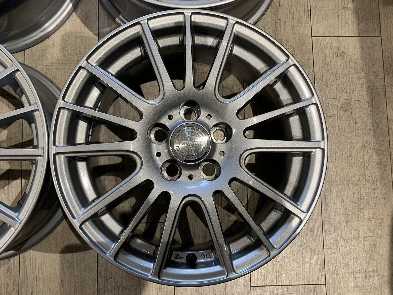 未セットアップ 2112145 Weds ravrion SELZER 15インチ 6J 43 PCD100 5H プリウス ウィッシュ 86 BRZ カローラ アリオン インプレッサ シエンタ 等