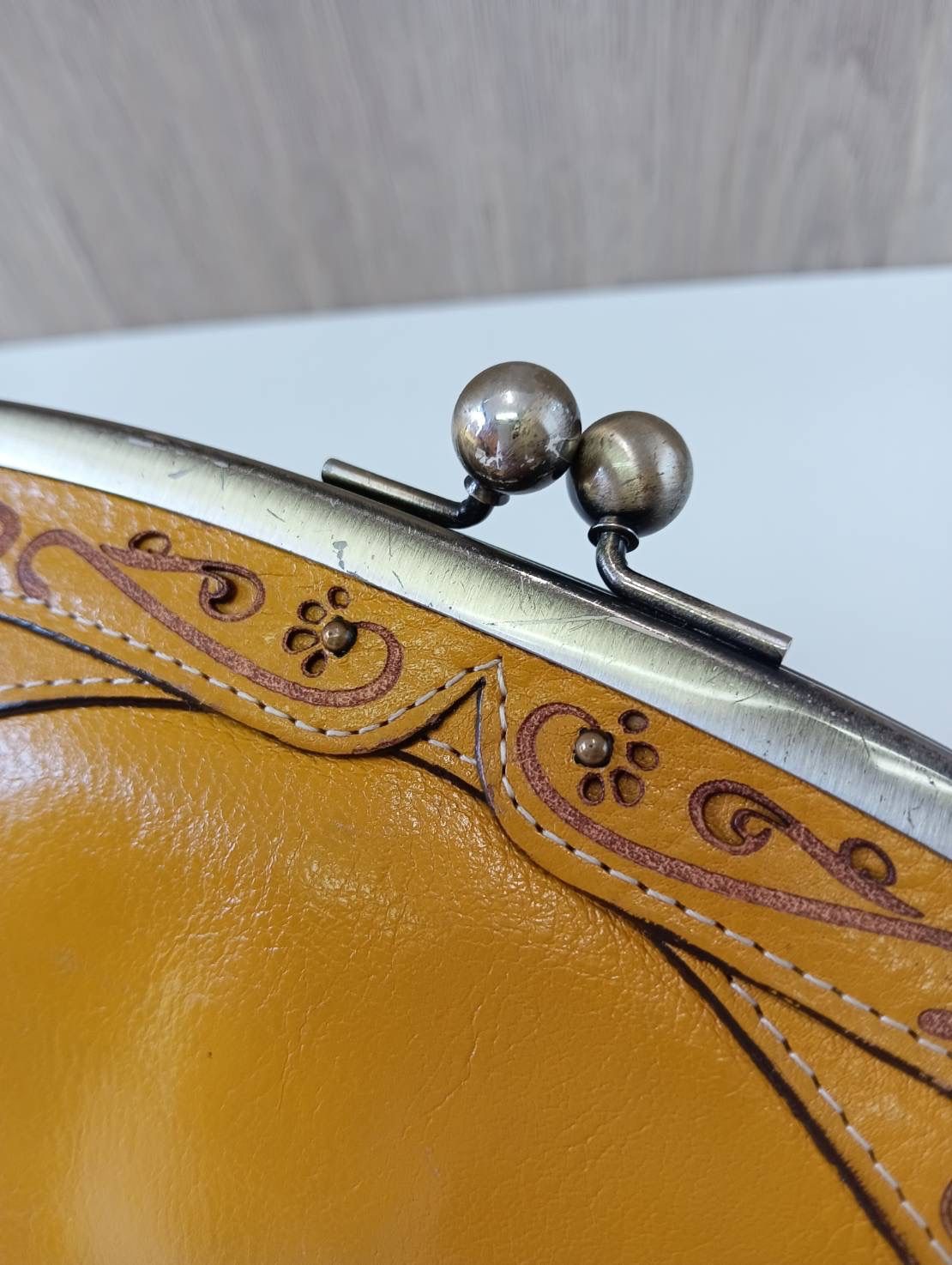 中古品】 Dakotaダコタ デイジー がま口 長財布 黄イエロー