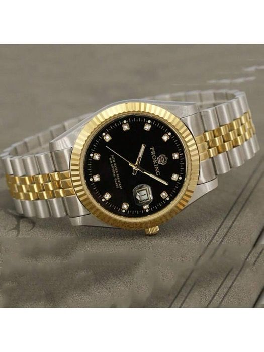 クォーツ腕時計