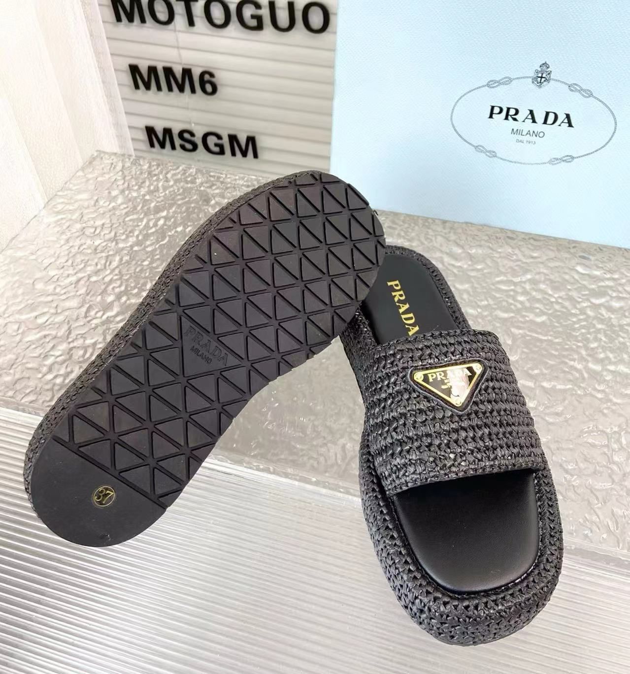 新品!プラダ/PRADA 超軽量厚底スリッパ