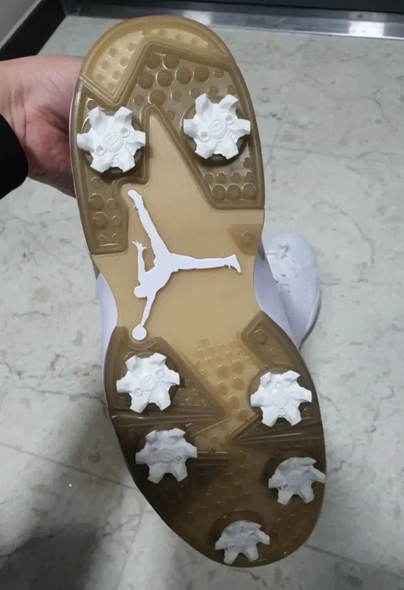 ゴルフシューズ