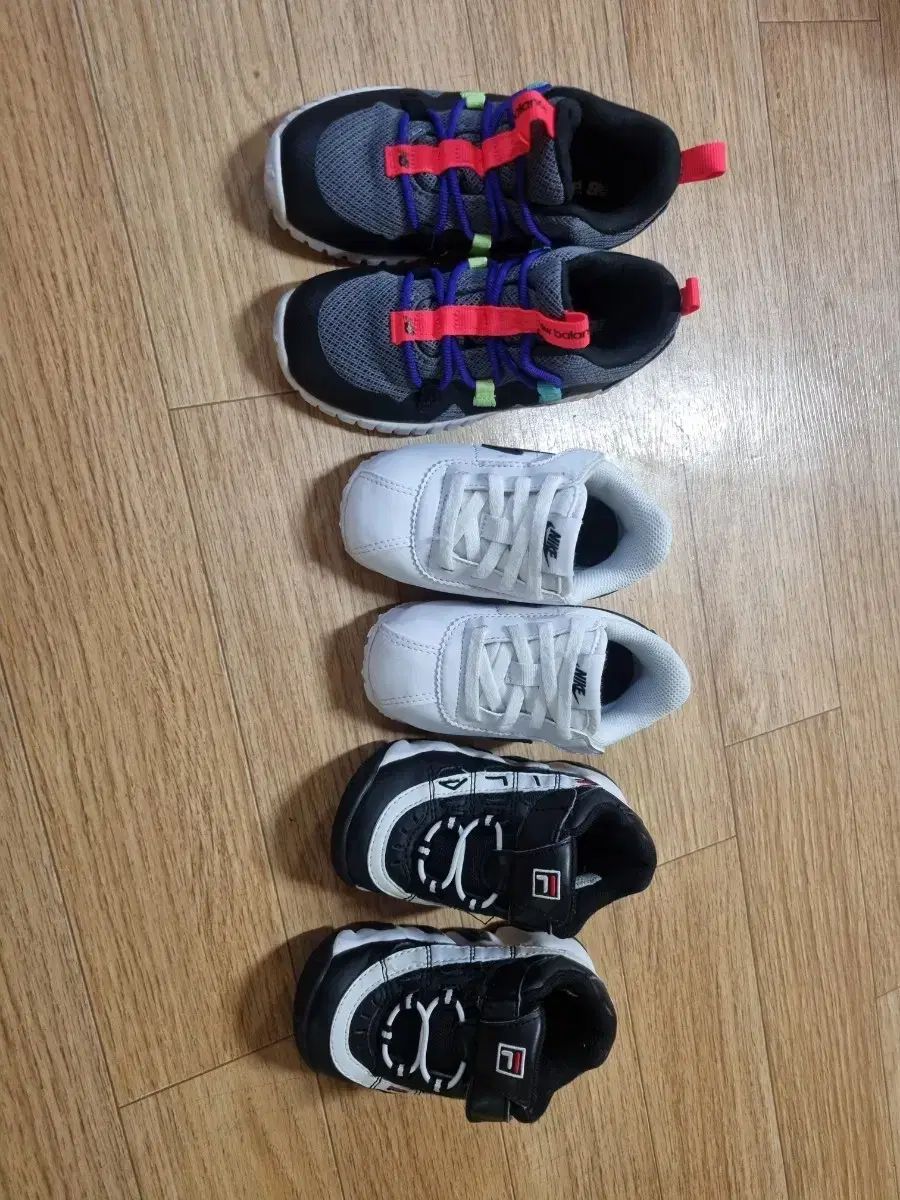 赤ちゃんスニーカー 3足 ニューバランス|NIKE|フィラ