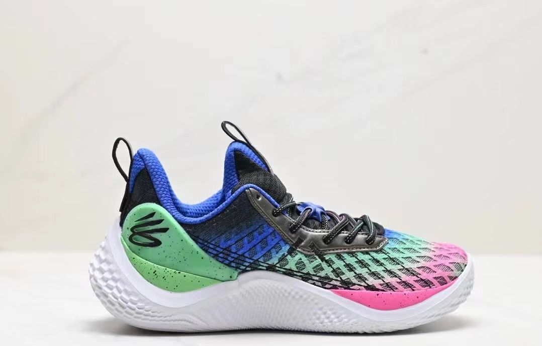 アンダーアーマーUnder Armour CURRY 10スニーカー