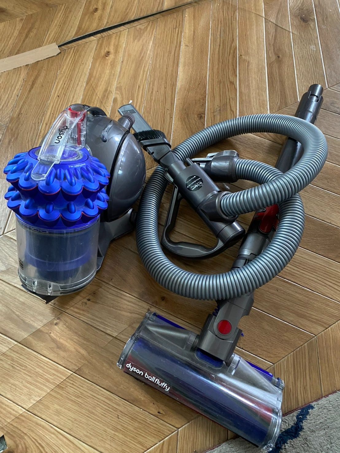 Dyson ダイソン CY24 キャニスター電気掃除機 通電 済み mt102102