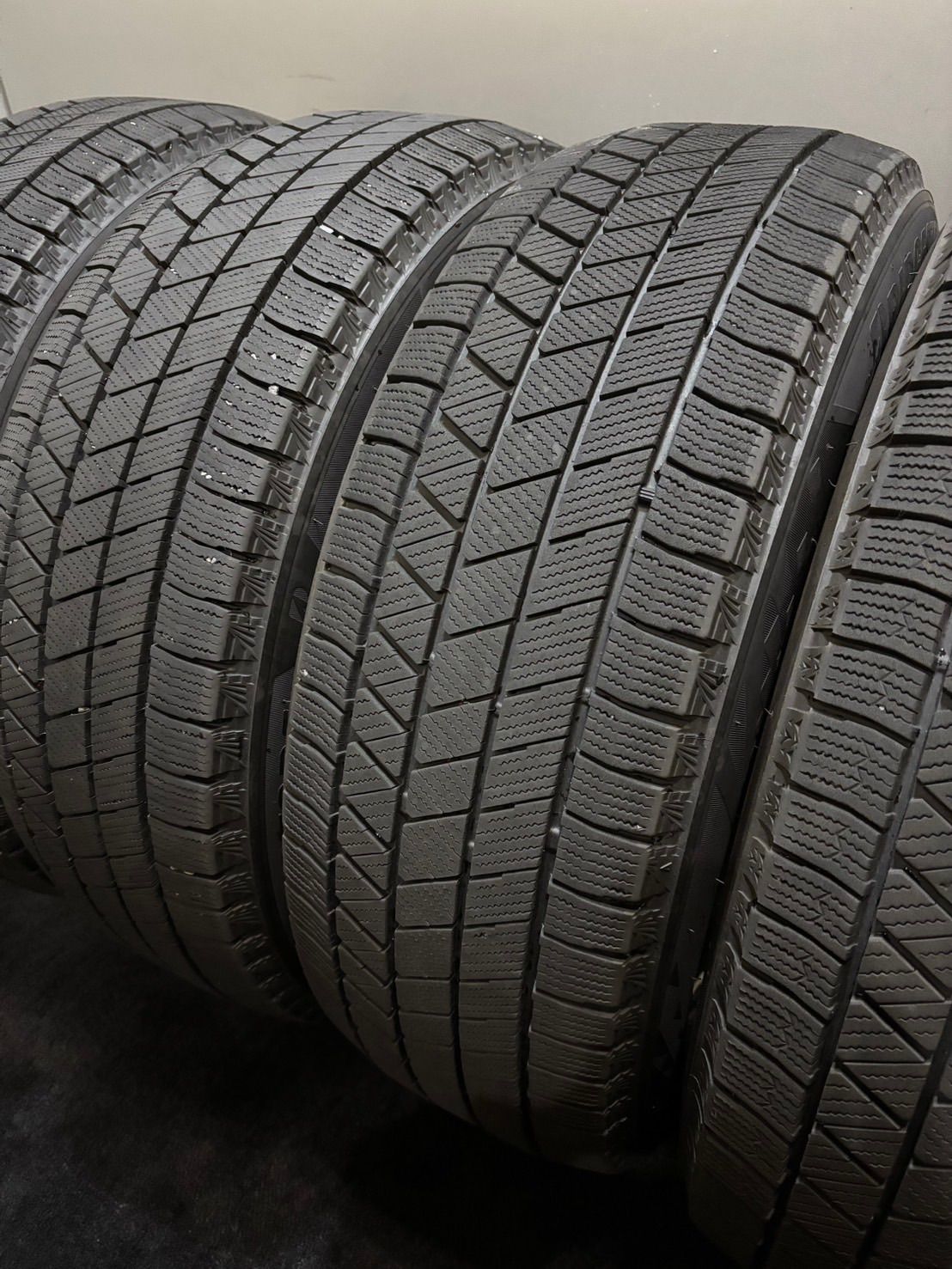 215|60R17 BRIDGESTONE|VRX3 22年製 スタッドレス 4本 ブリヂストン ブリザック エスティマ C-HR カローラクロス 南7-K423