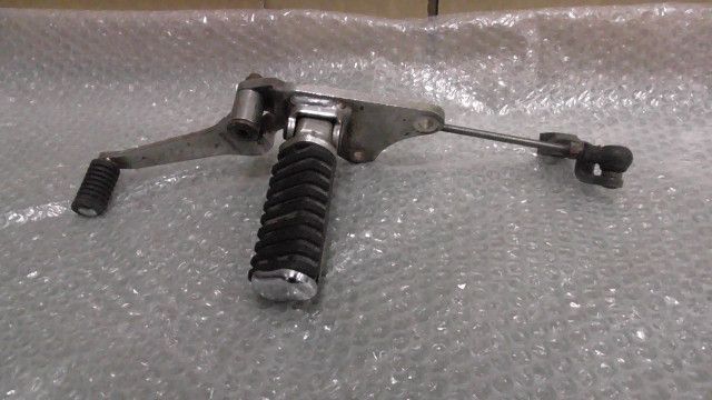 V-TWIN マグナ MC29-1014xxx の ステップ左 傷 錆:#1669338908