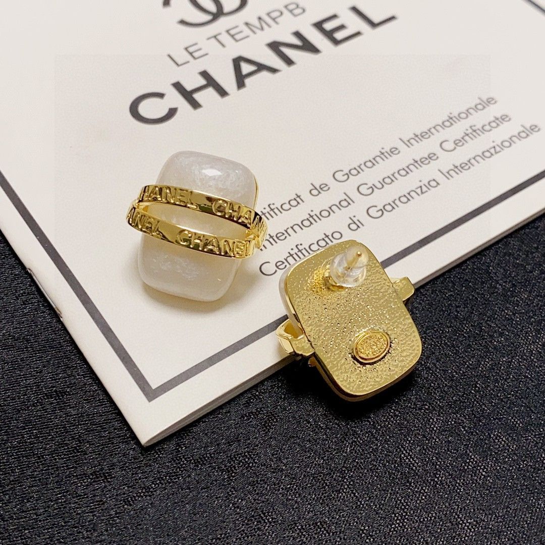 今日特価】CHANEL ダブル C イヤリング - メルカリ