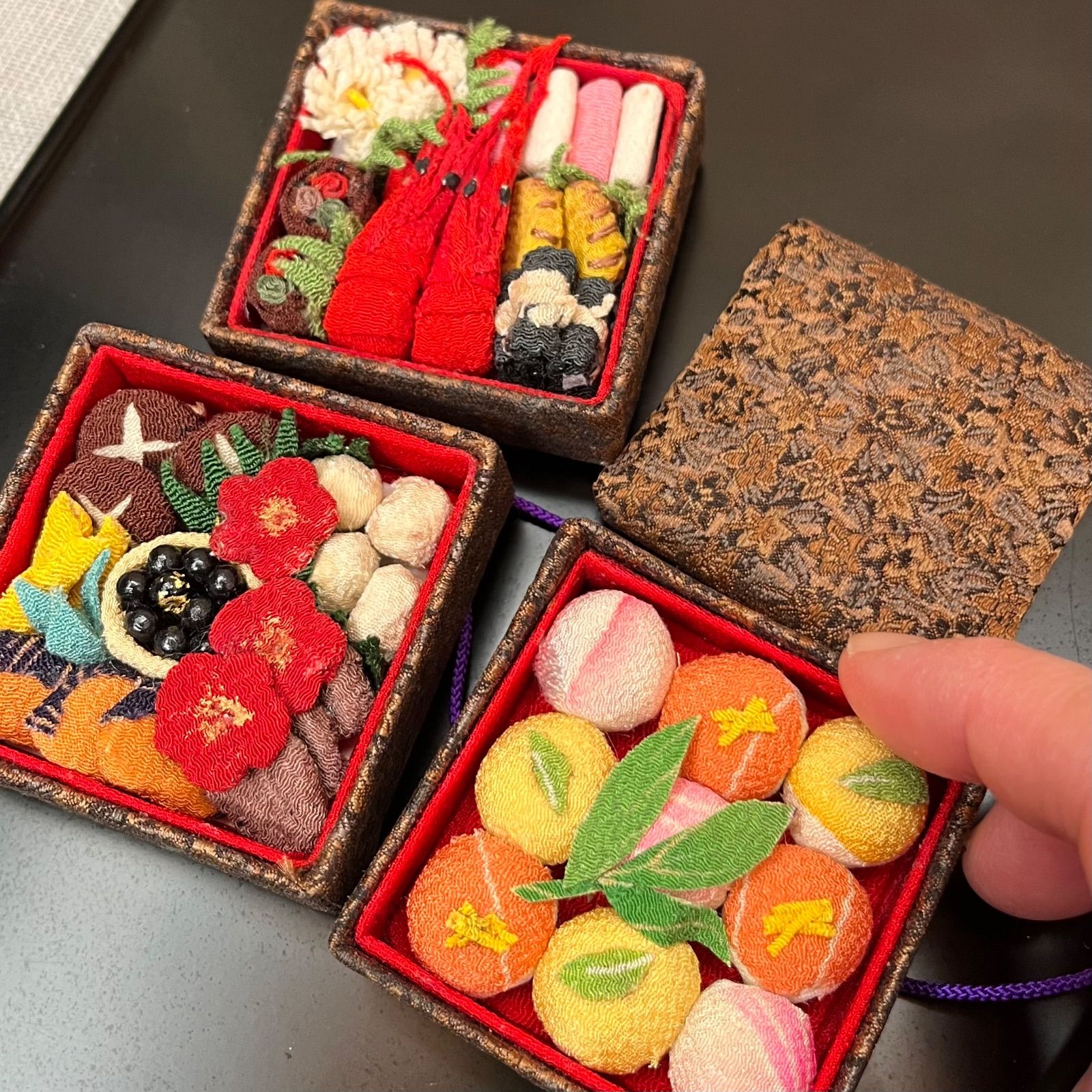 ミニチュア重箱縮緬細工食品