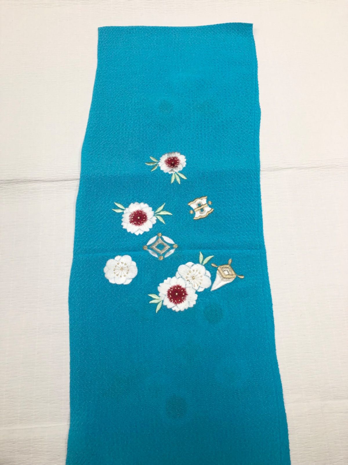 刺繡入り ちりめん生地