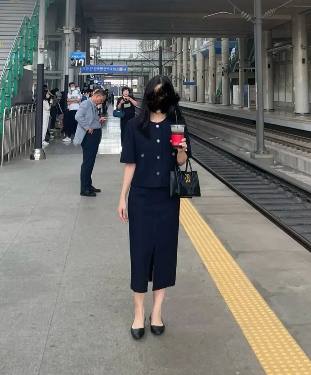 ツリーの写真 ツイード セットアップ