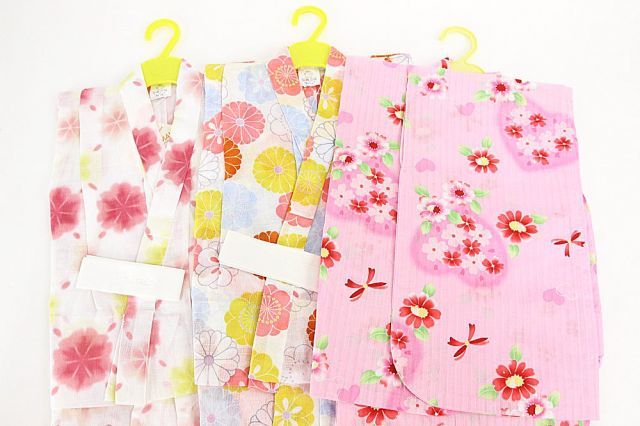 送料無料　子供浴衣 100サイズ 女の子 女物 子供用 ちびっこ浴衣 3-4歳 kids 浴衣 夏祭り 花火大会 お遊戯会 女児 仕立て上がり キッズ 子供浴衣 七夕 通信販売 通販 古典柄 レトロ 浪漫 花柄 ア