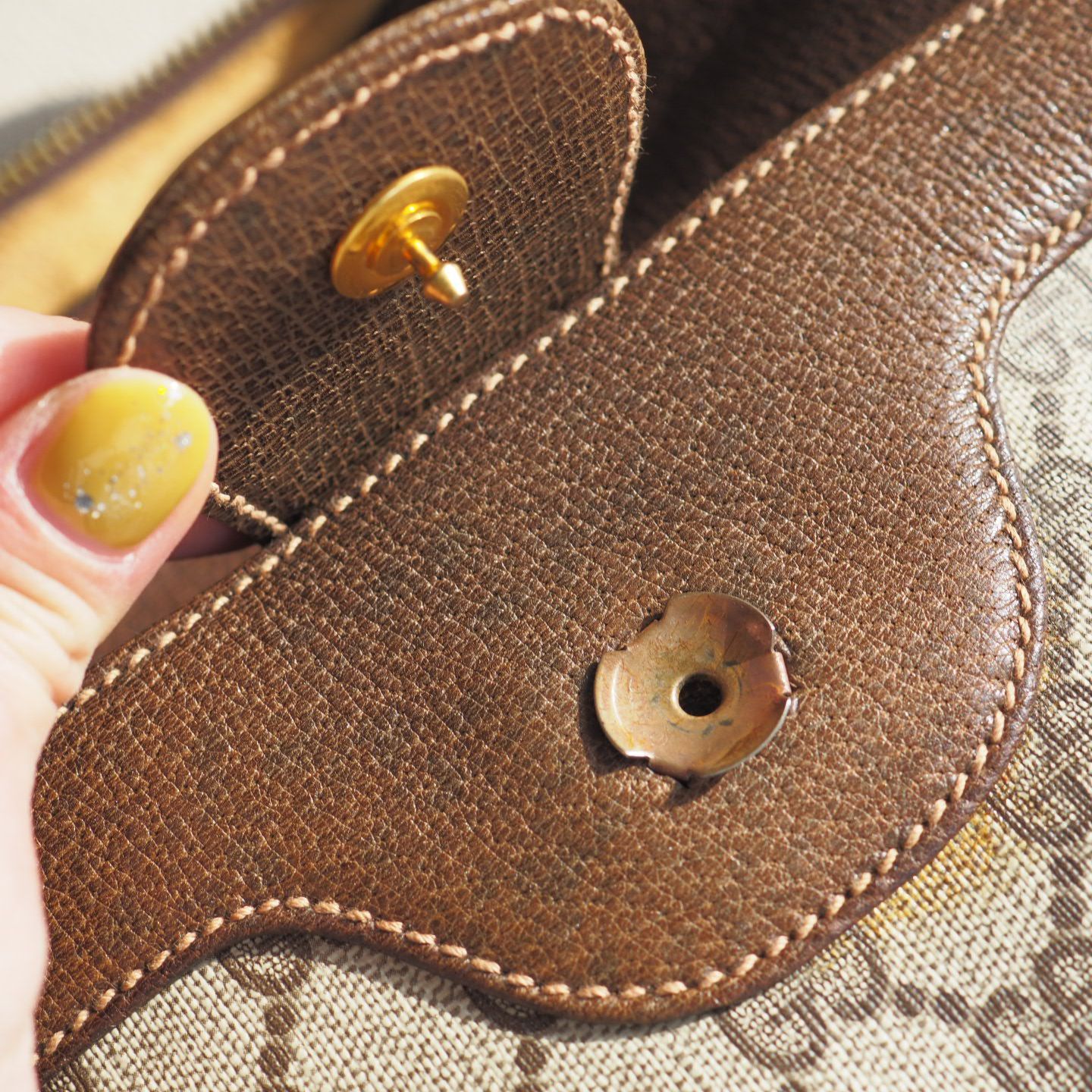 オールドグッチ GUCCI ショルダーバッグ GGスプリーム レザー クレスト 