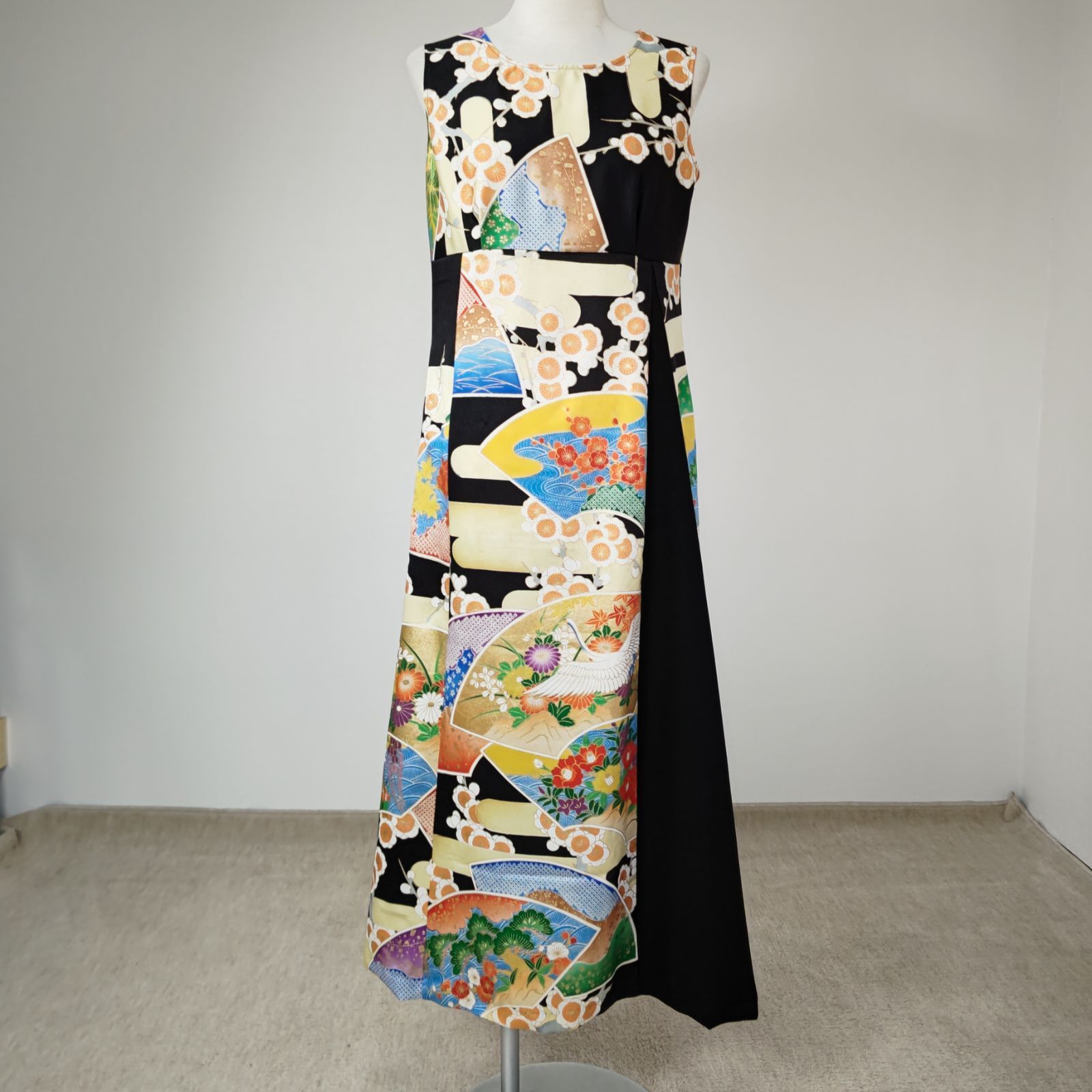 zunezune 振袖ドレス ノースリーブ 着物リメイクワンピース 黒に花柄