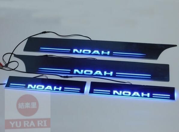 トヨタ ノア NOAH 80 85系 LED スカッフプレート青 シーケンシャル 鏡面 ブルー 自動車 車 パーツ 電装 流れる 発光 明る 光る ４点セット#602