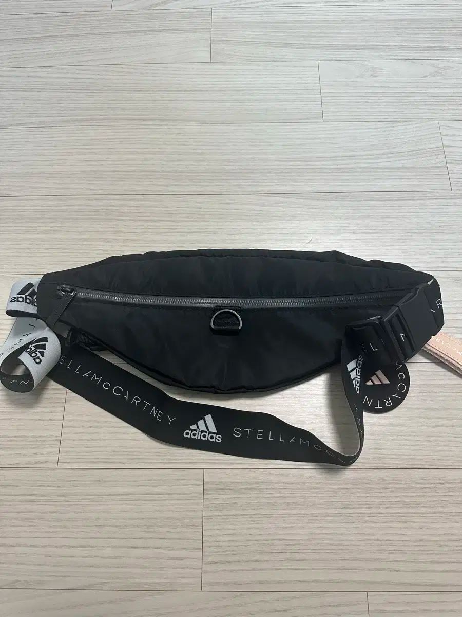 アディダス ステラ マッカートニー スリングバック ベルトバッグ