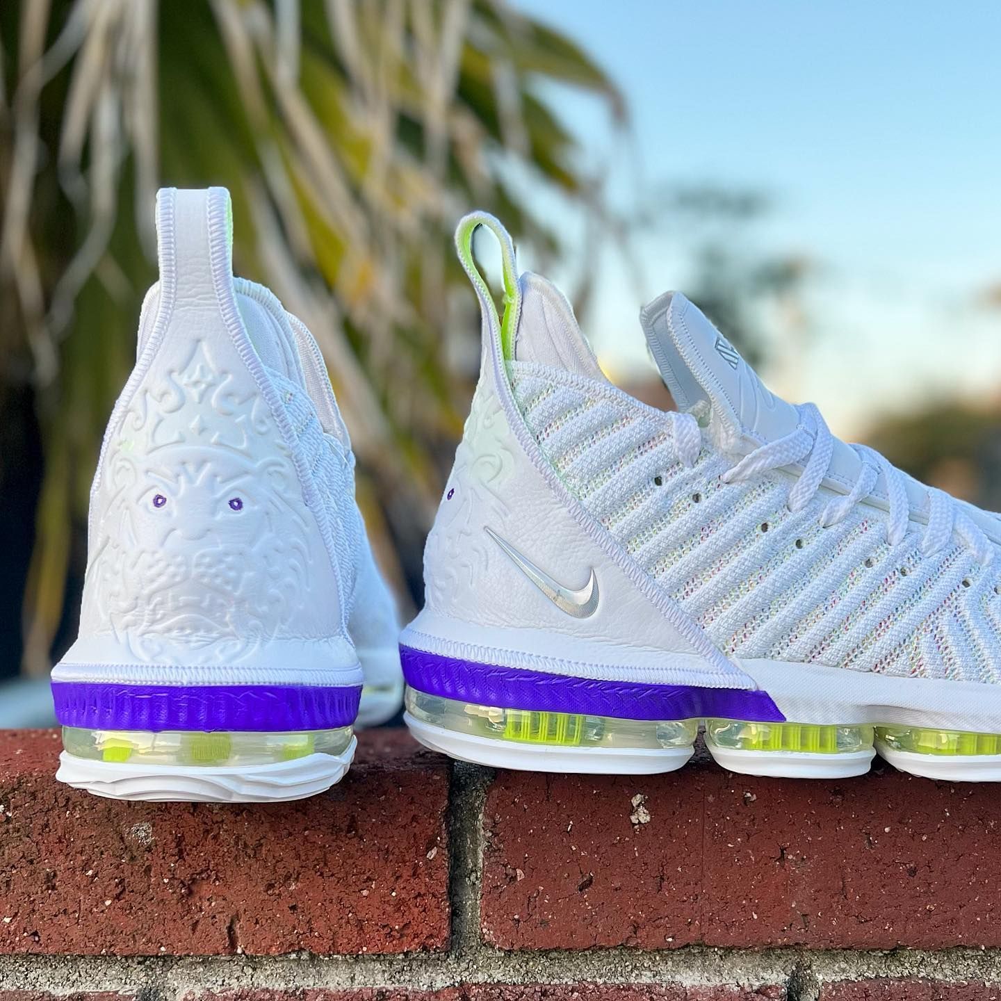 NIKE LEBRON 16 'BUZZ LIGHTYEAR' ナイキ レブロン 16 バズライト