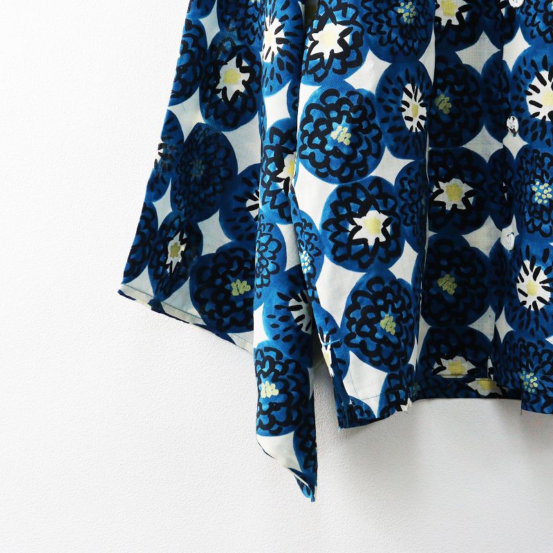 ブルー ブラウス