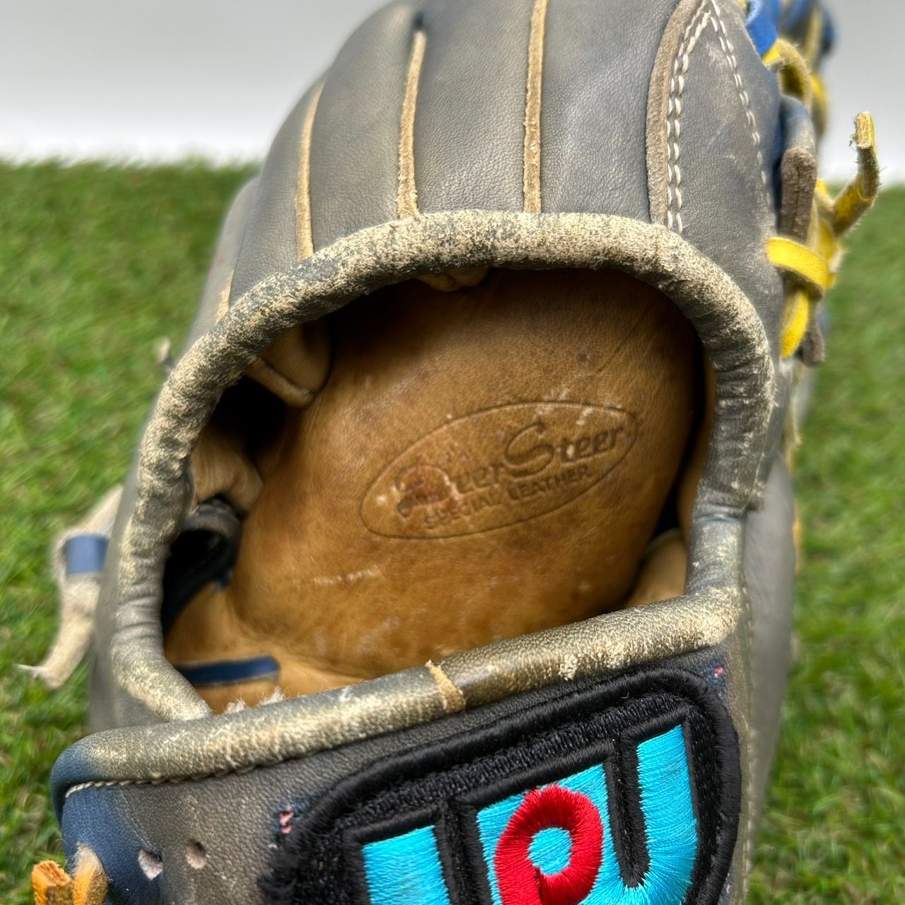  M 0805 ワールドペガサス 大人用 硬式 外野手用 グローブ 刺繡有り かぶせ締め 品 硬式 グローブ