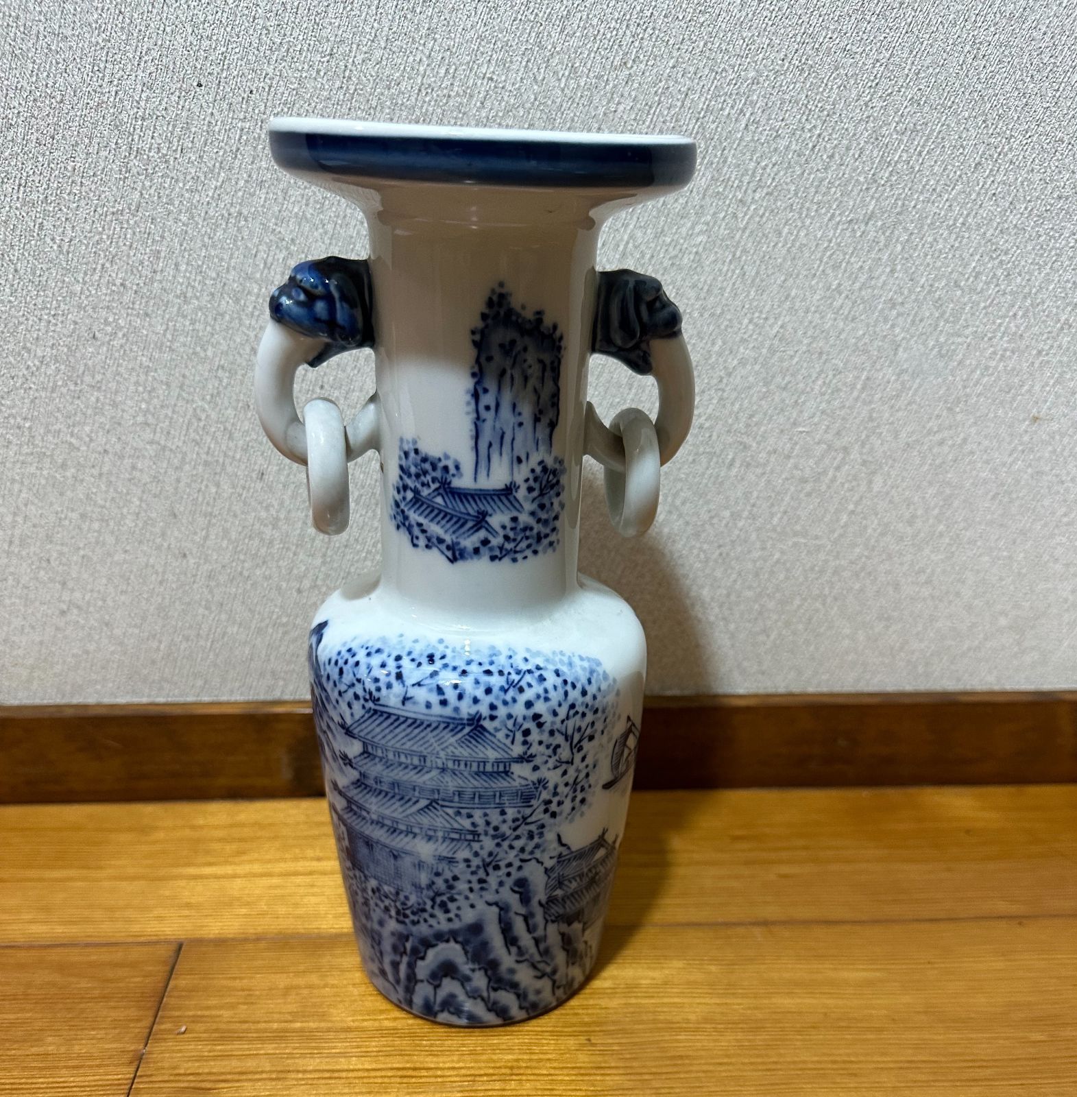 華山製陶 染付山水 獅子環耳花瓶／底款あり 高さ約20cm 口径約