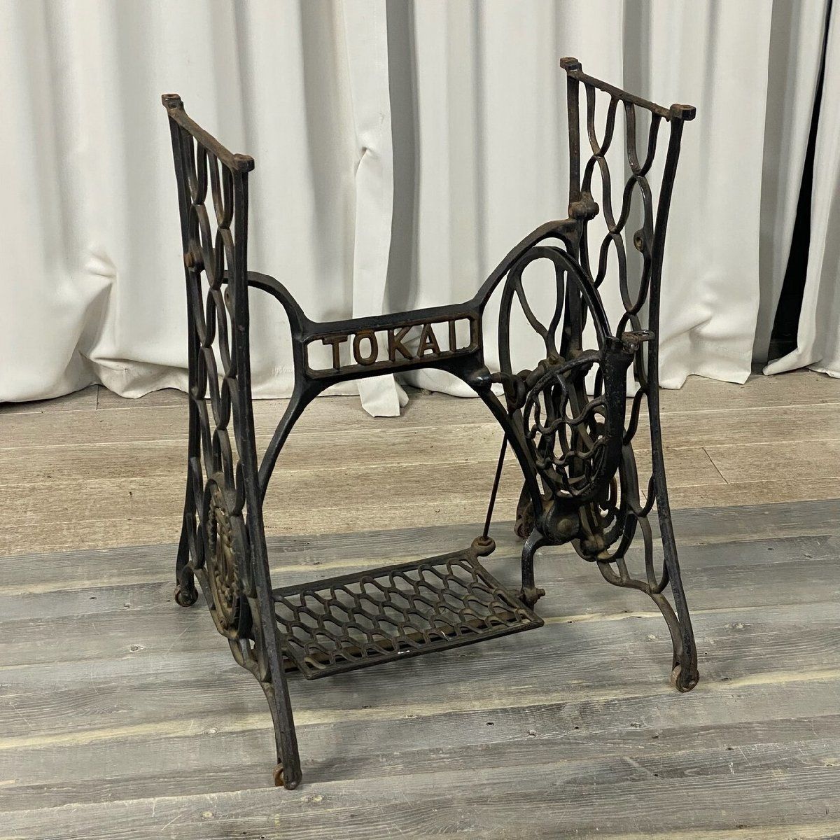 2795 TOKAI ミシン 鉄脚 網脚 台 レトロ ヴィンテージ |神奈川県秦野市|A2