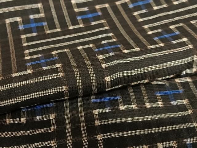 平和屋着物●本場大島紬　龍郷絣　秋名バラ　正絹　逸品　AAAU8054zg 平和屋着物○本場大島紬 龍郷絣 秋名バラ 正絹 逸品 AAAU8054zg - メルカリ