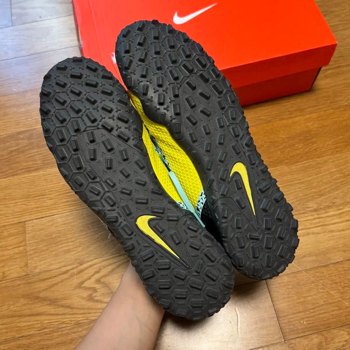 サッカーシューズ