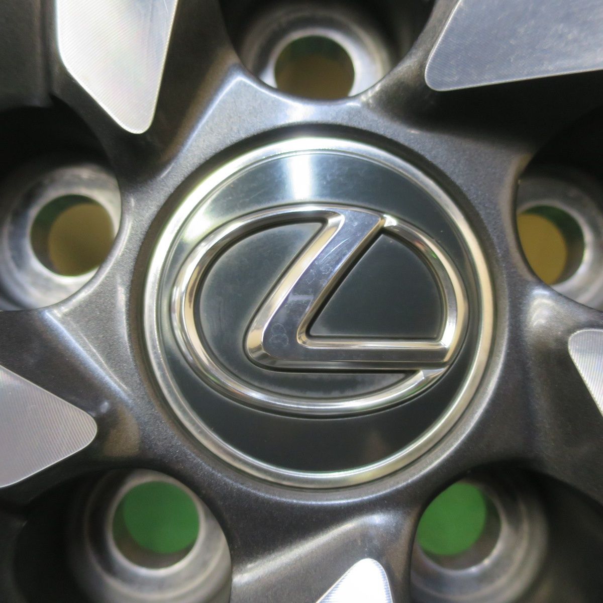 Lexus 225/60 R18 純正ホイールと空気圧センサー付き　スタッドレス 空気圧センサー付き☆レクサス NX バージョンL 純正 225/60R18
