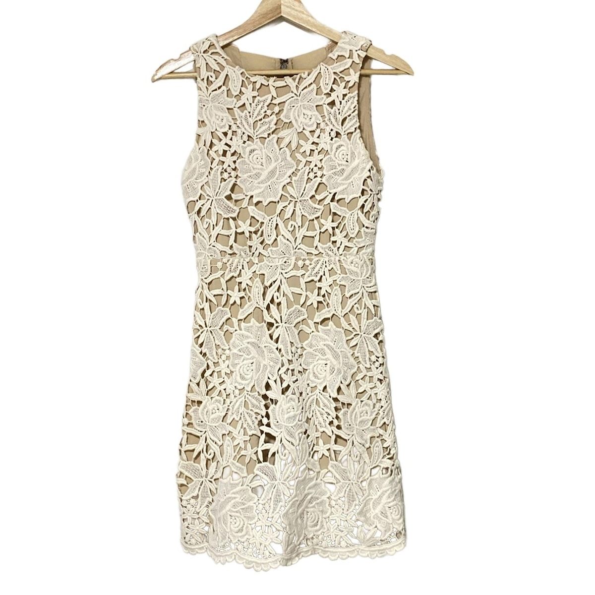 アリス&オリビア alice&olivia ベージュ レース 半袖ワンピース alice+olivia(アリスオリビア) ワンピース サイズ0 XS