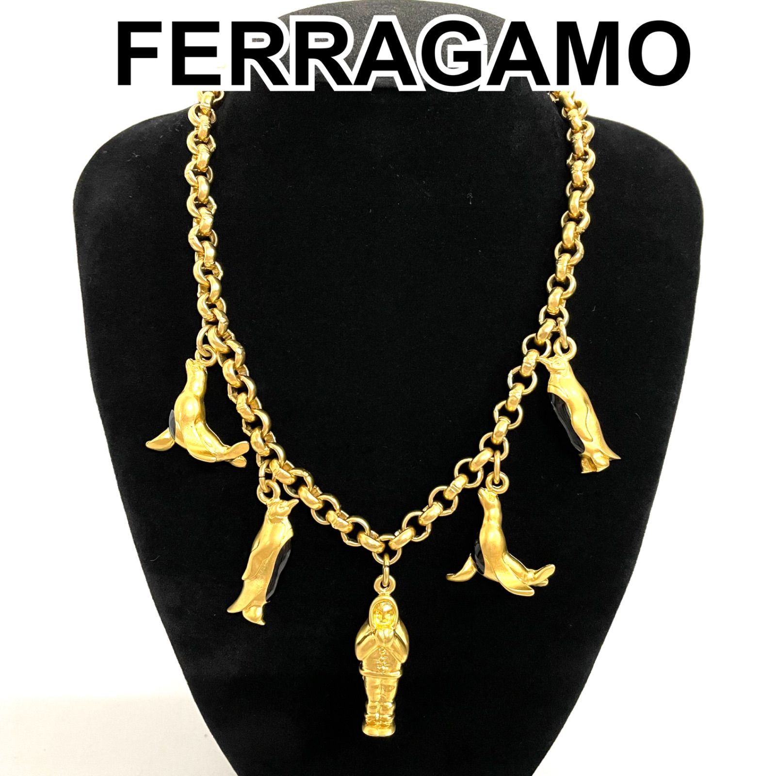 美品】 FERRAGAMO フェラガモ エスキモー チャーム ネックレス 美品】 FERRAGAMO フェラガモ エスキモー チャーム ネックレス