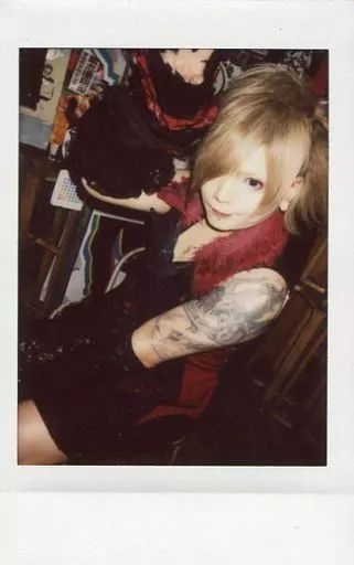 中古】生写真(男性) the Raid./bo_ya/上半身・衣装黒・赤・左向き