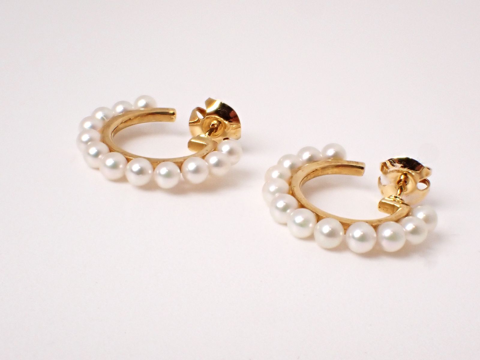 【現行美品】ミキモト　ベビーパール　ピアス　K18WG フープ MIKIMOTO - ミキモト ベビーパール ムーン ピアス K18WG 4.0mm