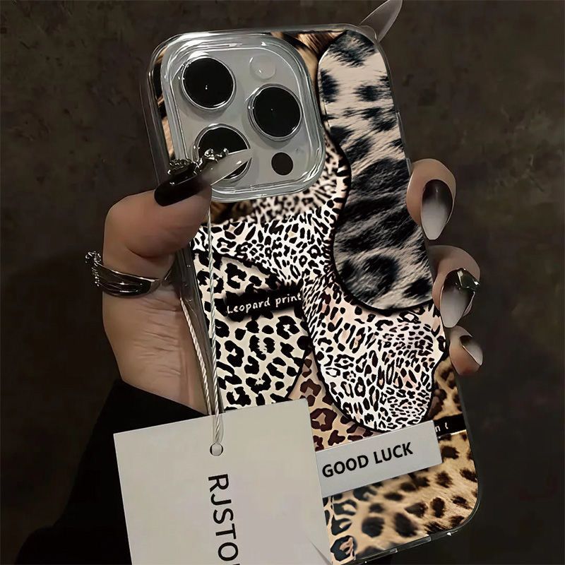 スマホケース　ヒョウ柄　プレード