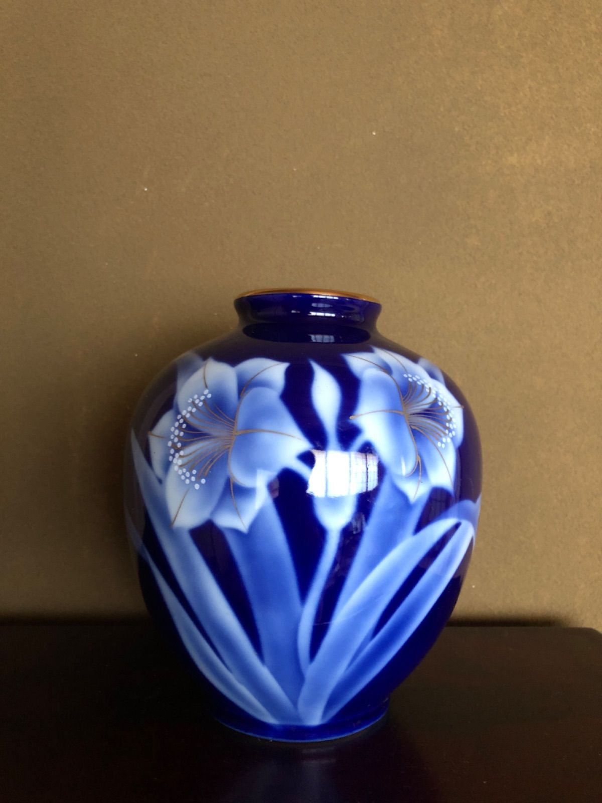 藍色　花瓶　花柄