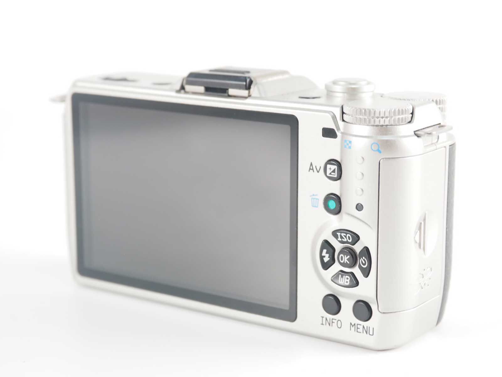 ペンタックス Pentax Q10 Silver 12.4MP Digital Camera 02