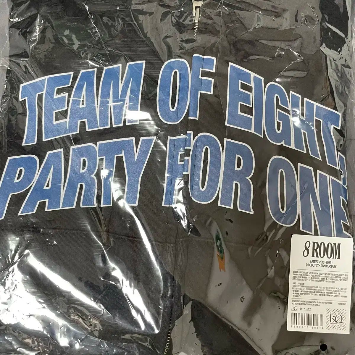 ATEEZ エイティーズ アチズ フーディー クロップドジップアップ エイトルーム ポップアップ 8room